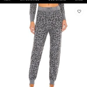 Heartloom Iris Joggers in Carcoal